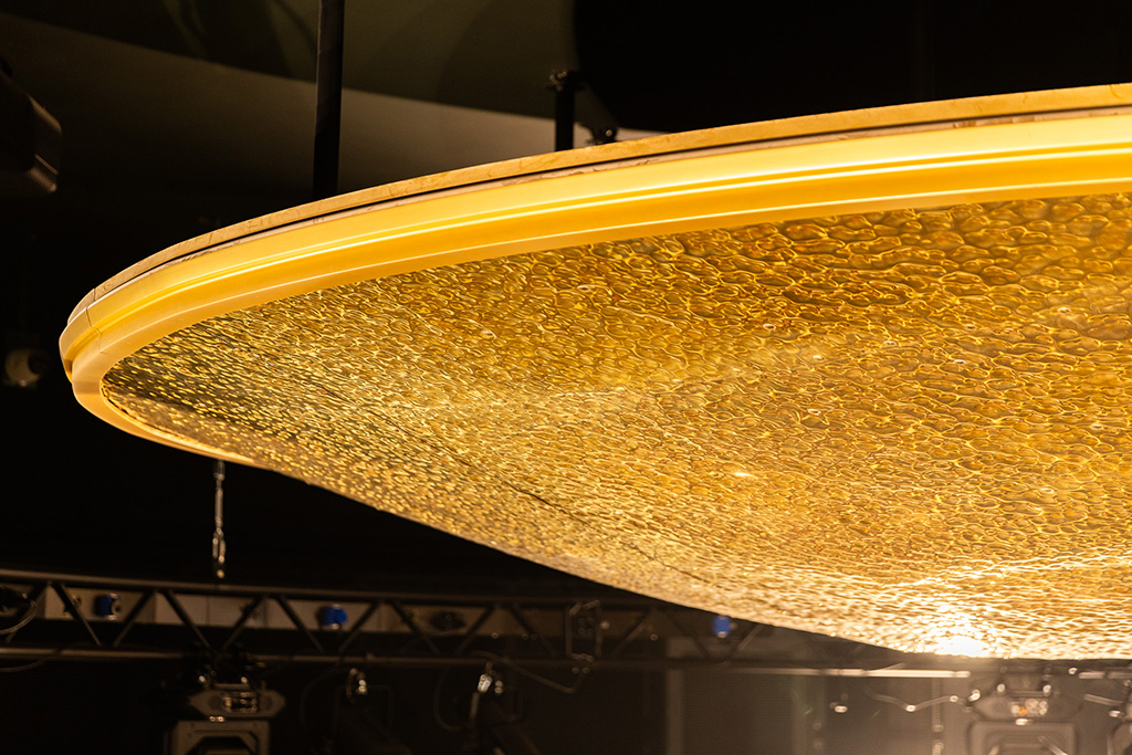 Blacha mosiężna, młotkowana.